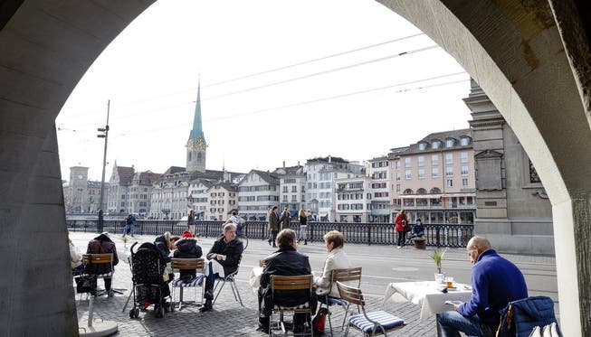 Stadt Zürich im finanziellen Engpass: Aufgrund des Defizits beträgt das Eigenkapital Ende 2015 voraussichtlich noch 402,7 Millionen Franken.