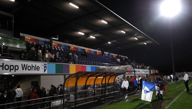 Sportlich ein Lichtblick, stadionmässig ein Schattendasein: Das Wohler Stadion Niedermatten erfüllt die Vorgaben für die Super League bei weitem nicht.