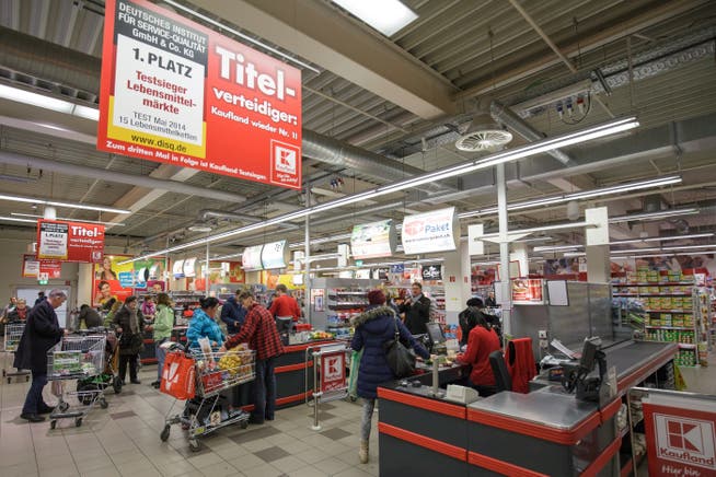 Der Supermarkt «Kaufland» in Waldshut ist ein beliebtes Ziel für Aargauer Einkaufstouristen. Nach dem Nationalbank-Entscheid bekommen sie hier noch mehr für ihr Geld.