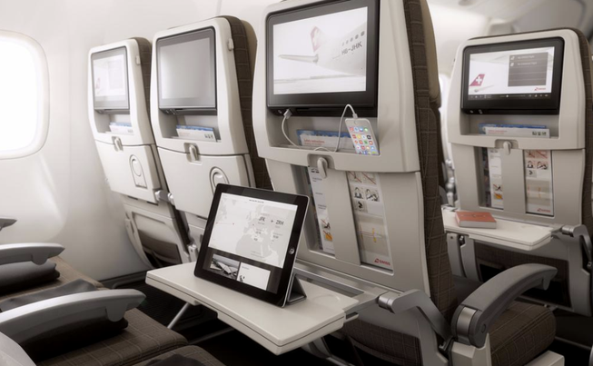 Grössere Touchscreens, USB-Schnittstellen und W-Lan im Flugzeug – die Swiss Boeing 777-300ER bietet viel für die Passagiere.
