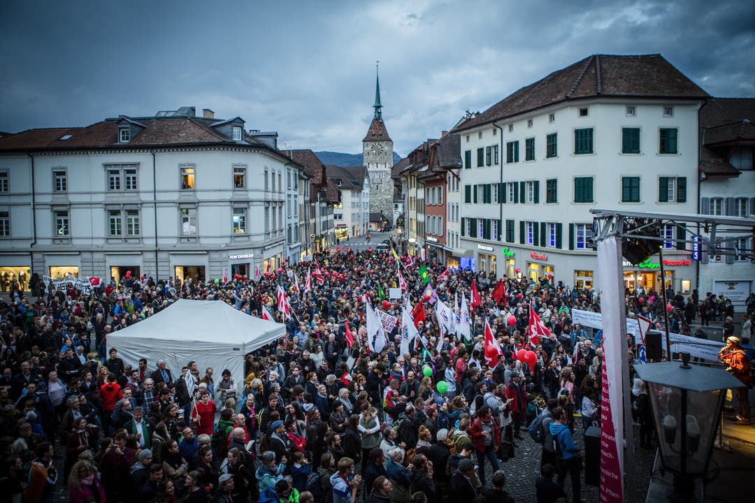 3500 Demonstranten kamen zum «Aufstand der Anständigen» nach Aarau. (23. September 2015)