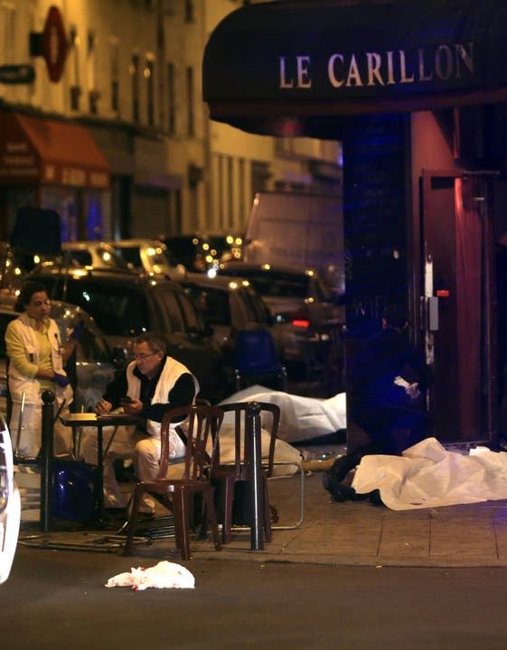 In Paris kam es am späten Freitagabend zu mehreren Explosionen, Schüssen und einer Geiselnahme in der Bataclan-Konzerthalle.