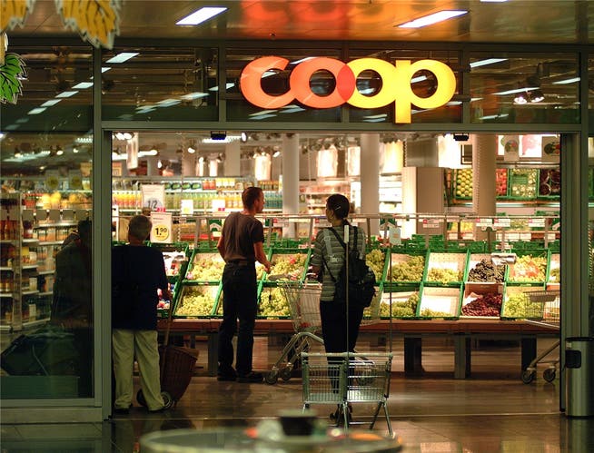 Seit zwei Jahren kann in der Coop-Verkaufsstelle am Badener Bahnhof auch sonntags eingekauft werden – neu bis 20 Uhr.