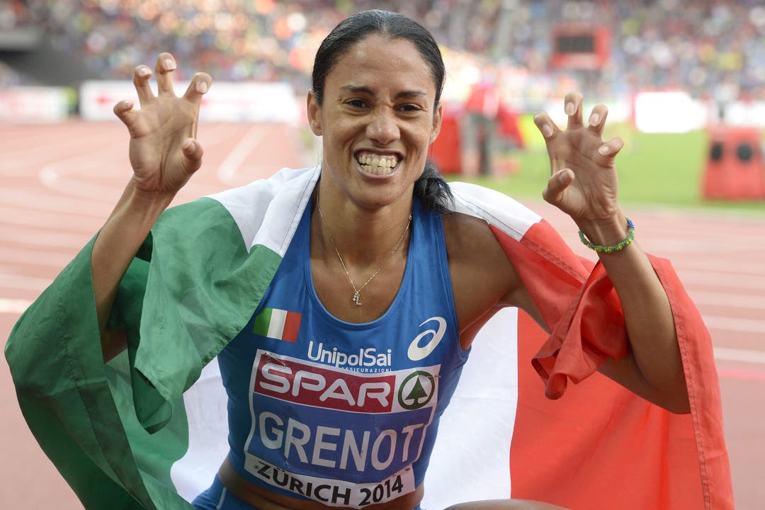 Die Italienerin Libania Grenot macht die Krallen nach dem Gewinn der 400 Meter.