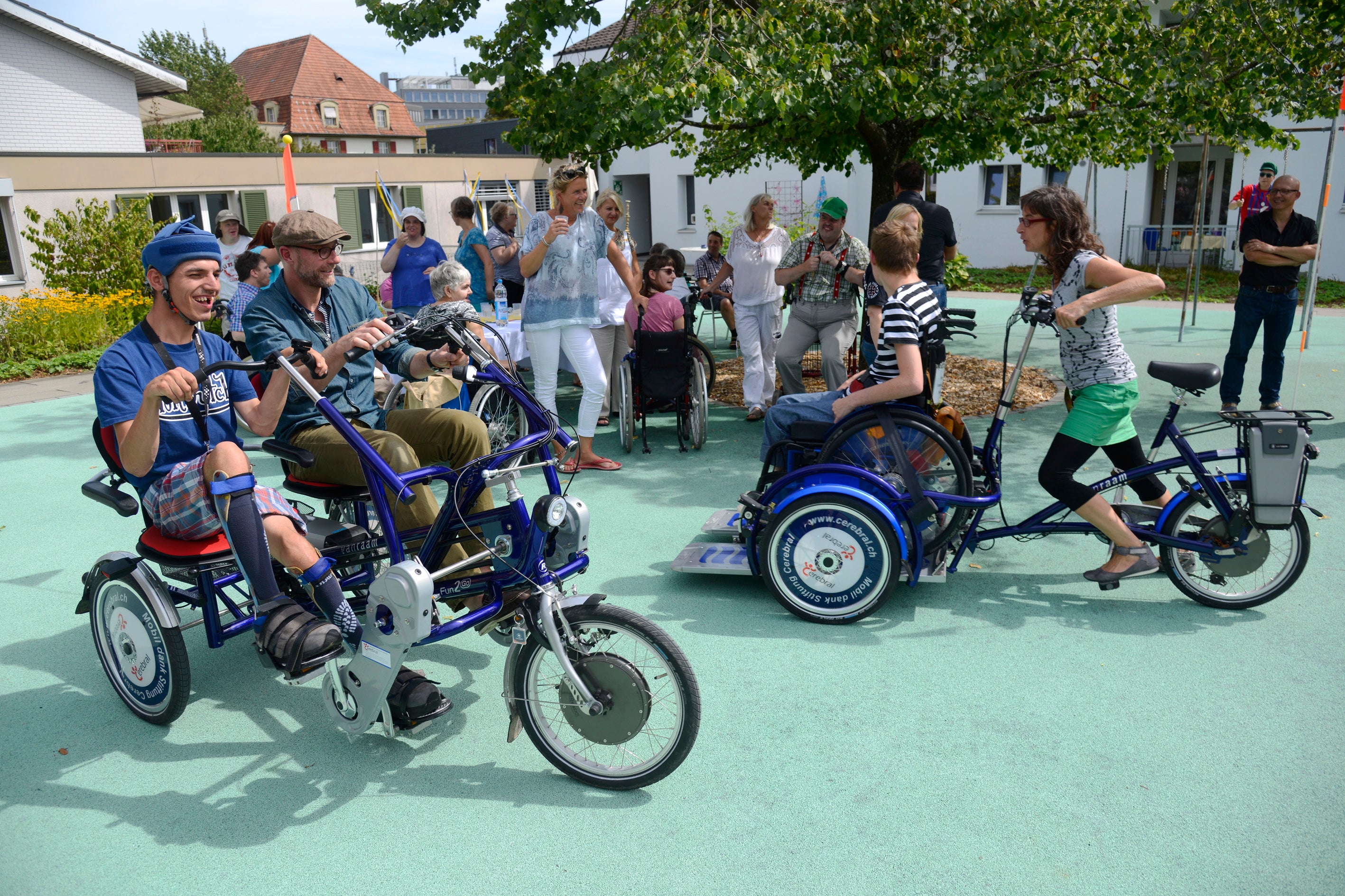 Bildstrecke - Das Diescherheim Bietet Spezialvelos Für Menschen Mit ...