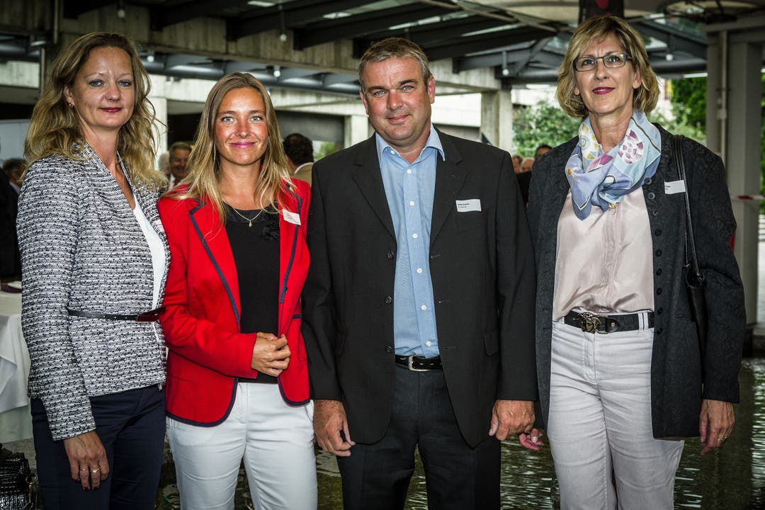 Evelin Rahnenführer, Jenny Wulf (Auratel Telecom), Stefan Schmid (S+U Bau AG), Gudrun Koffler (Marketing Services Bergdietikon).