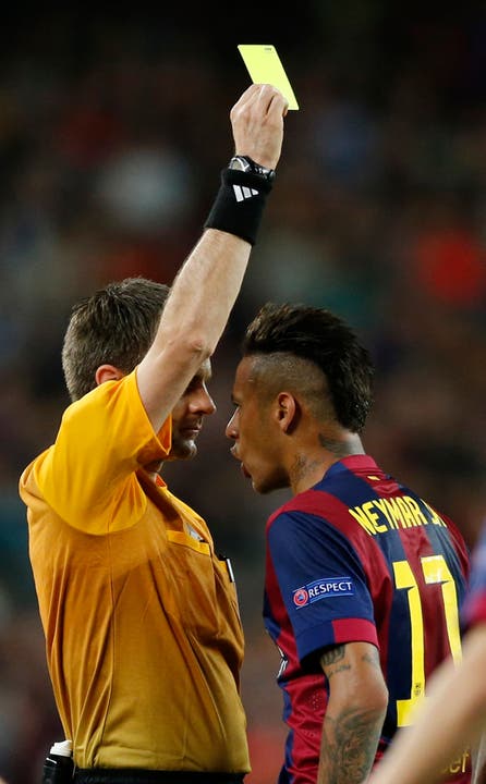 Neymar kassiert Gelb