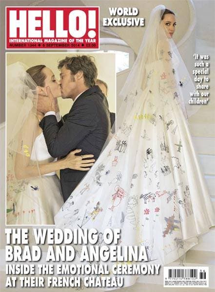 Das Cover des Hello-Magazins: Zeichnungen von ihren Kindern zieren die Schleppe von Angelina Jolies Hochzeitkleid.