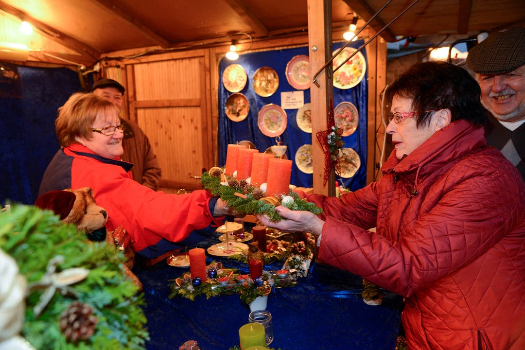 Impressionen vom Bucheggberger Weihnachtsmarkt in Aetigkofen.