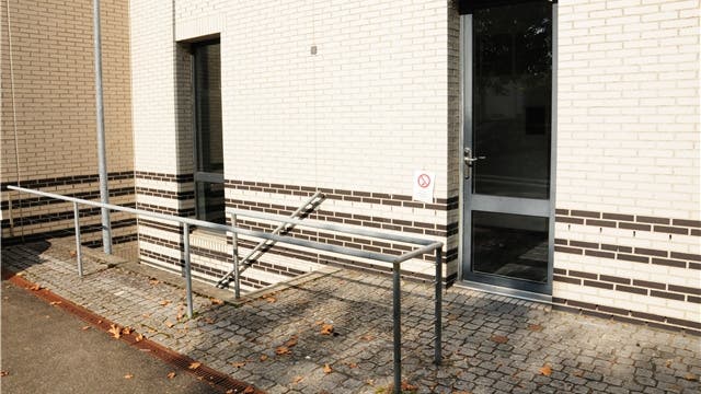 Der Eingang zur Zivilschutzanlage der Kanti Wohlen.