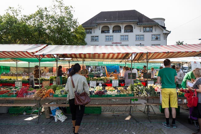 Der Markt auf dem Zürcher Helvetiaplatz.