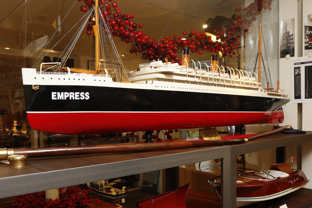 Das erste Modellschiff von Mühlemann bekam einen Ehreplart in der Ausstellung