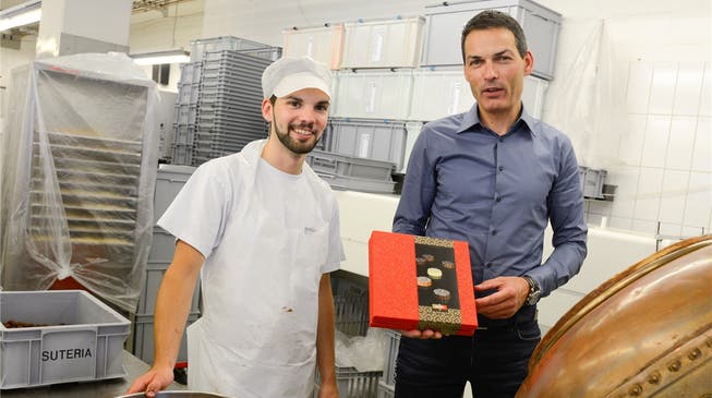 Michael Brüderli (r.), Geschäftsführer der Suteria Chocolata AG, und Daniel Meier, Chef Confiserie, sind bereit für das China-Abenteuer. hansjörg Sahli