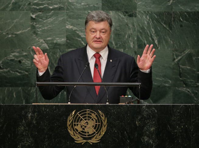 Der ukrainische Präsident Petro Poroschenko hat Russland vorgeworfen, im Kriegsgebiet der Ostukraine mobile Krematorien einzusetzen.