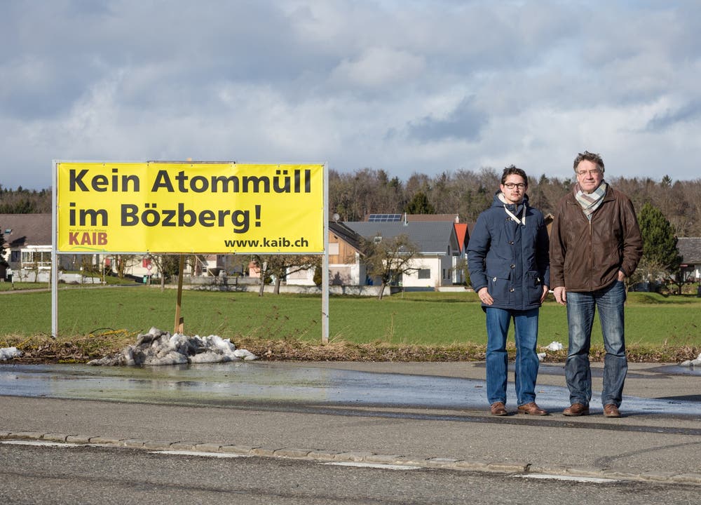 Zwei Generationen, ein Wohnort, eine Stossrichtung: Geri Wyttenbach (rechts) und Sacha Schenker, Gegner eines Endlagers auf dem Bözberg.