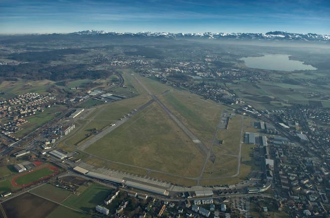 Der geplante Innovationspark auf dem Flugplatzareal in Dübendorf sei eine "grosse Chance" für den Wirtschaftsstandort Zürich, so die Kantonsratskommission. (Archivbild).