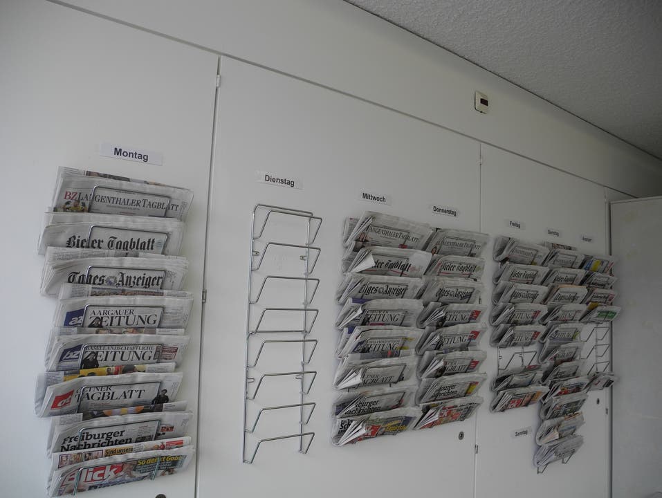 Jeden Tag wird die Redaktion mit genügend neuen Zeitungen ausgerüstet