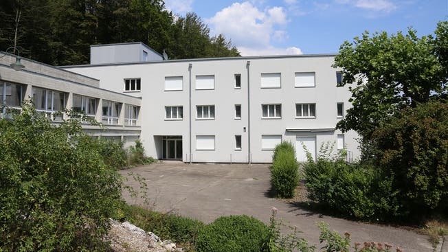Der Osttrakt der Klinik Fridau am Hang oberhalb von Egerkingen dient seit gestern als Unterkunft von Asylbewerbern.