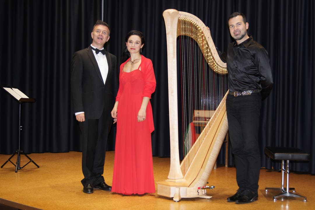 Michel Mulhauser, Clara Meloni und Davide Burani (von links) sangen und spielten in Aarau.