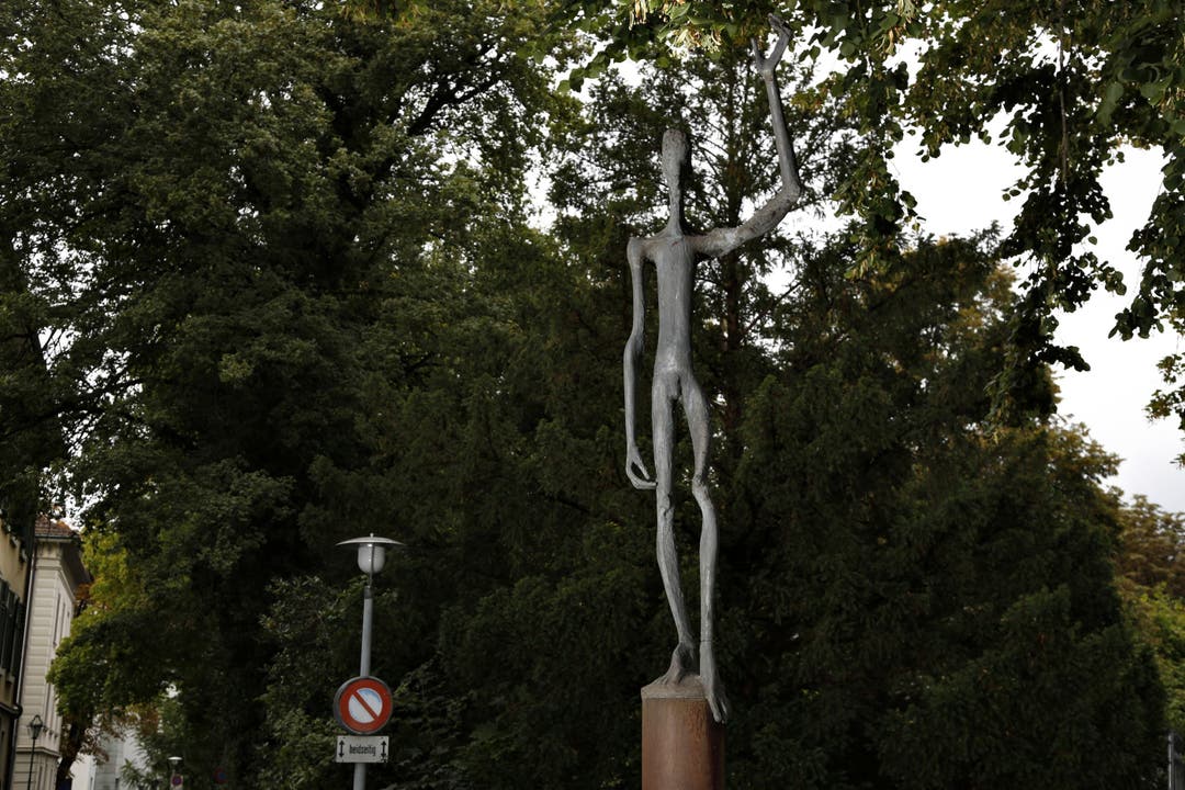 Figur des Kosciuszko-Brunnens auf dem Solothurner Amthausplatz.