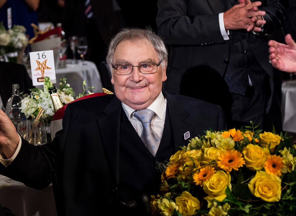 Jörg Schneider wird mit dem Prix Walo fürs Lebenswerk ausgezeichnet, an der 40. Verleihung des Prix Walo im Kongresshaus Zürich, am 18. Mai 2014.