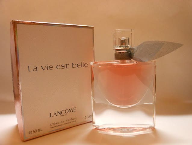 Beauty Damen: Frauen stehen auf das Parfüm «La vie est belle» von Lancôme.