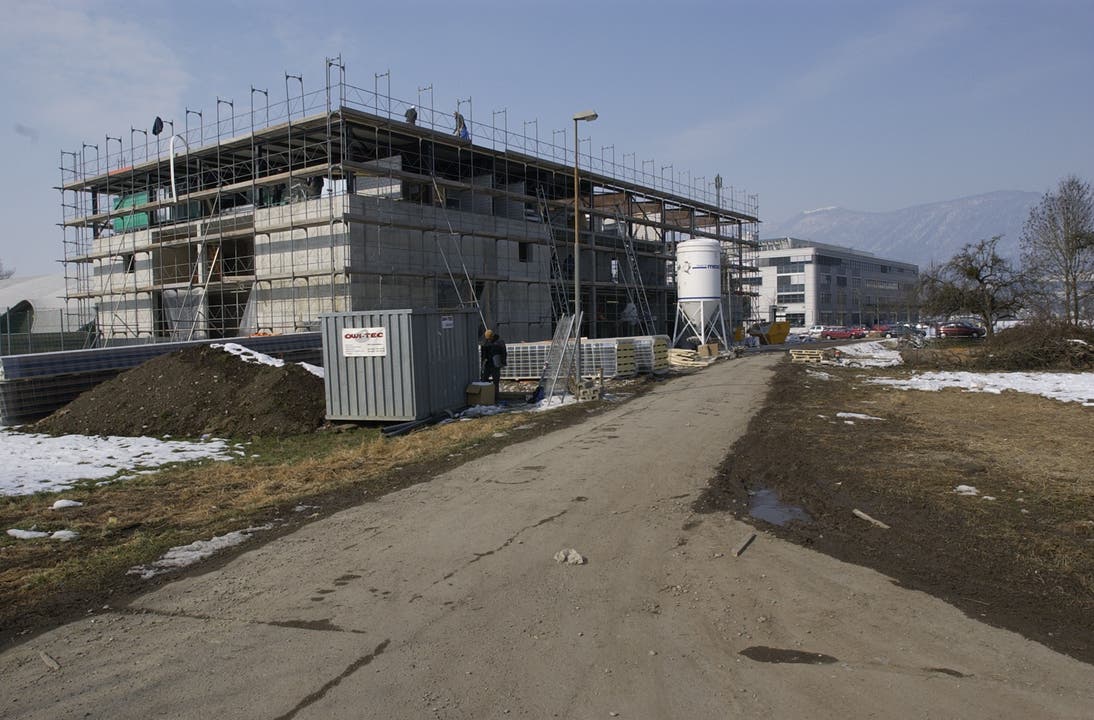 Die Baustelle von aussen anfangs März 2005.