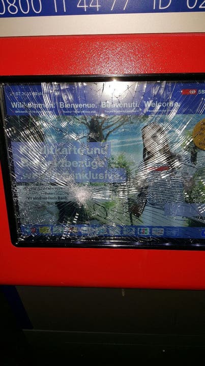 Der 30-Jährige schlug die Scheibe eines Ticketautomaten in Dulliken ein.