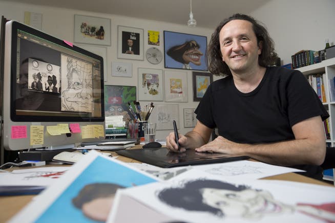 Der erfolgreiche AZ-Karikaturist Silvan Wegmann in seinem Büro.