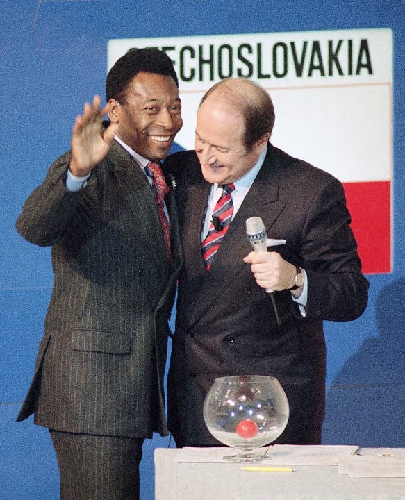 Blatter mit Fussball-Gott Pelé 1989