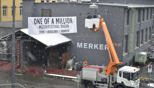 In vier Tagen beginnt das Badener Musikfestival One Of A Million. Werbeplakate zieren bereits die Kulisse beim Festivalzentrum im Merker-Areal.