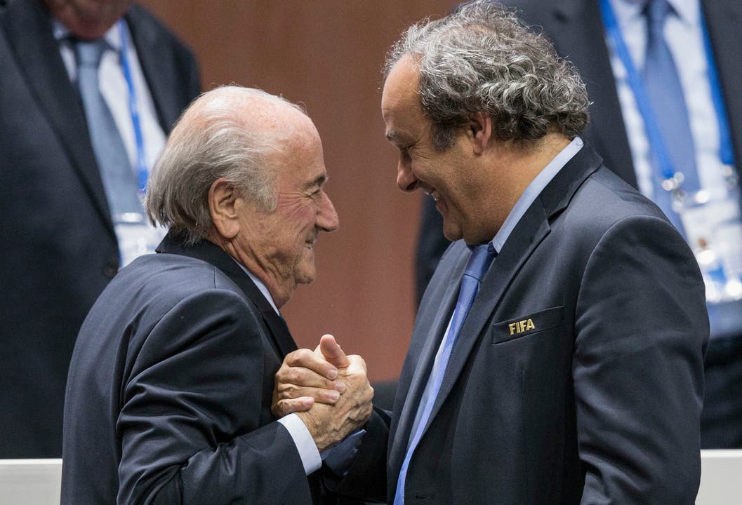 Am Freitag wurde Blatter wiedergewählt - Michel Platini gratuliert