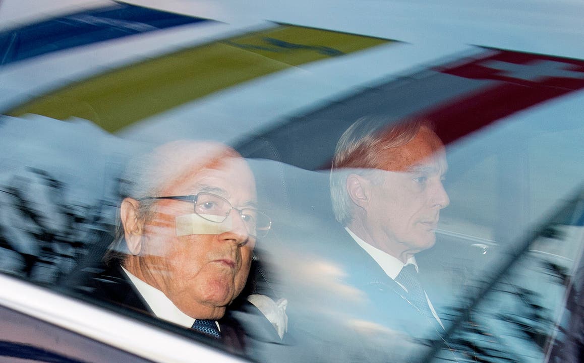 17. Dezember 2015: Sepp Blatter in Begleitung seines Anwalts Lorenz Erni.