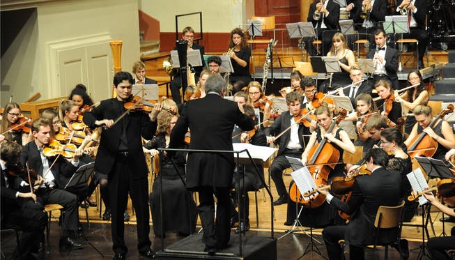 Das Schweizer Jugend-Sinfonie-Orchester trumpft im Konzertsaal auf.