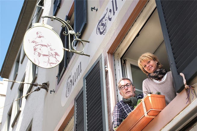 Gastronom Andreas Cavegn übernimmt das Restaurant «Zum Tell» in der Spalenvorstadt per Anfang Oktober von der jetzigen Beizerin Rahel Linder.