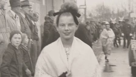 Pia Burki an der Fasnacht 1946