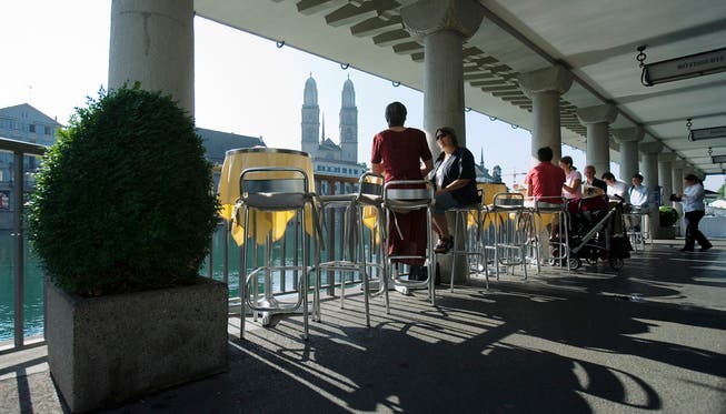 Bei Onlinebewertungen schneiden Zürcher Hotels nur mittelmässig ab. Bild: Sicht vom Hotel Storchen.