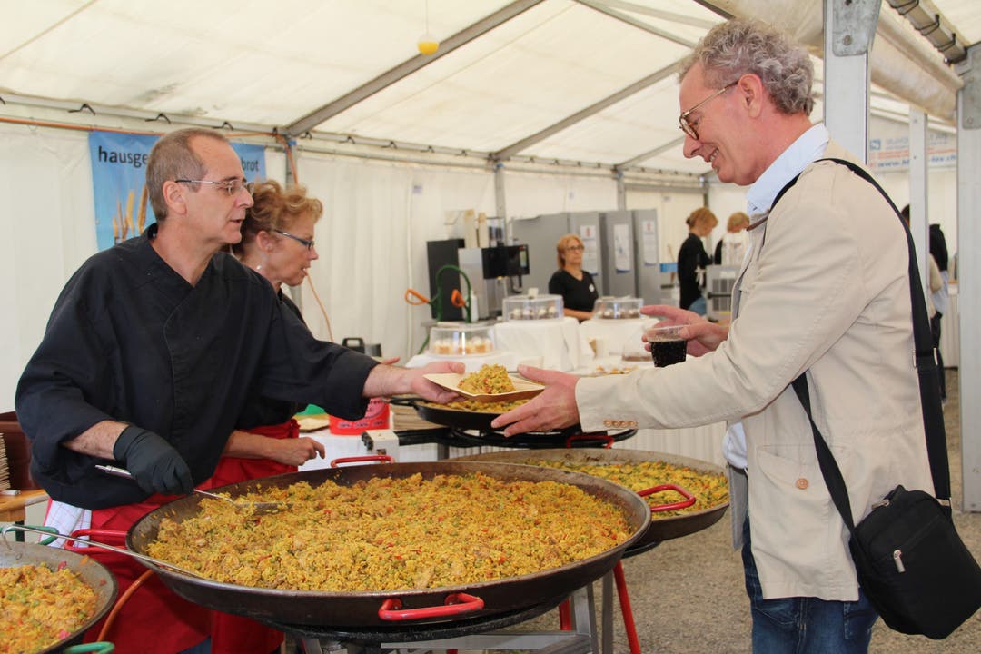 Eine wohlriechende Paella wartete auf die hungrigen Gäste