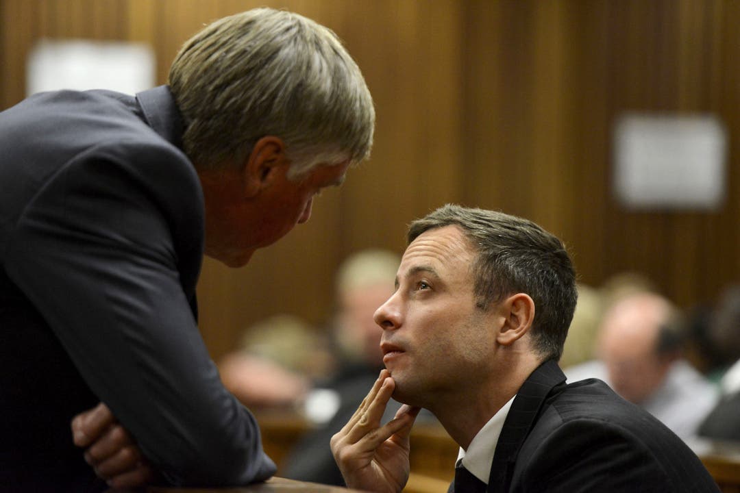 Ausserdem wurde Pistorius zu drei Jahren Haft wegen rücksichtsloser Benutzung einer Waffe verurteilt.