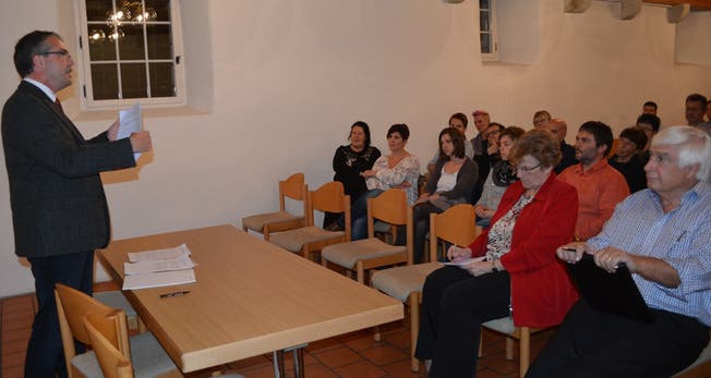 «Meinungen spüren»: Regierungsrat Remo Ankli diskutierte mit Lehrkräften in Egerkingen über die Schulreform.