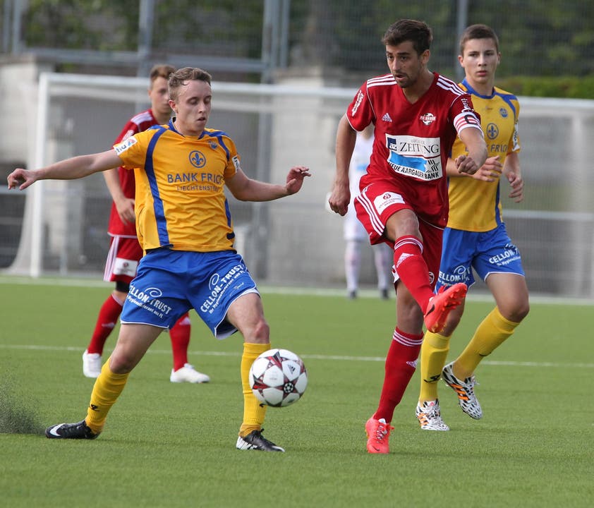 FC Baden mit Captain Luca Ladner (rechts)
