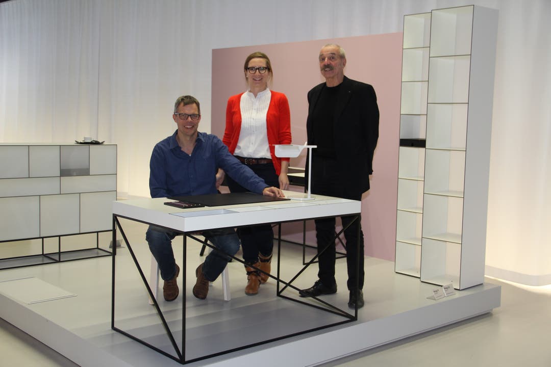 v.l. Martin Weiss, technischer Chef, Jana Weichselmann, Assistentin des CEO und Willi Glaeser