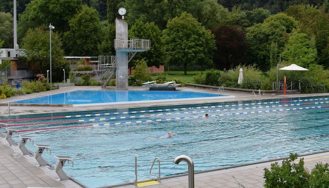 Wie hier in Aarau waren in diesem Sommer in den Aargauer Freibädern nur wenige Schwimmer zu sehen.