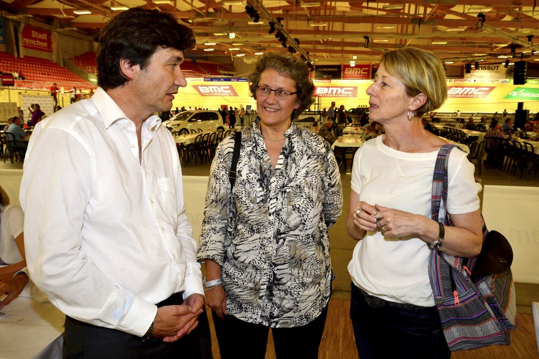 Stadtpräsident François Scheidegger, Stadtschreiberin Luzia Meister und Biels Stadtschreiberin Barbara Labbé