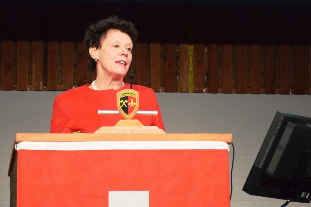 Die Solothurner Regierungsrätin Esther Gassler wird am Jahresrapport als Gotte des Lehrverbands bezeichnet