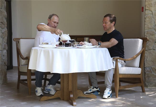 Wieder ein Team: Wladimir Putin mit Premier Dmitri Medwedew.RIA Novosti/Reuters
