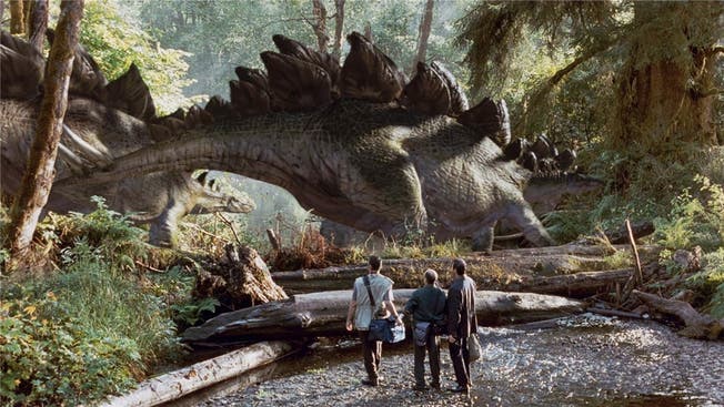 In «Jurassic World» wird der Traum vom Dino-Vergnügungspark Realität. Doch auch beim Nachfolger von «Jurassic Park» geraten die Dinge ausser Kontrolle … HO
