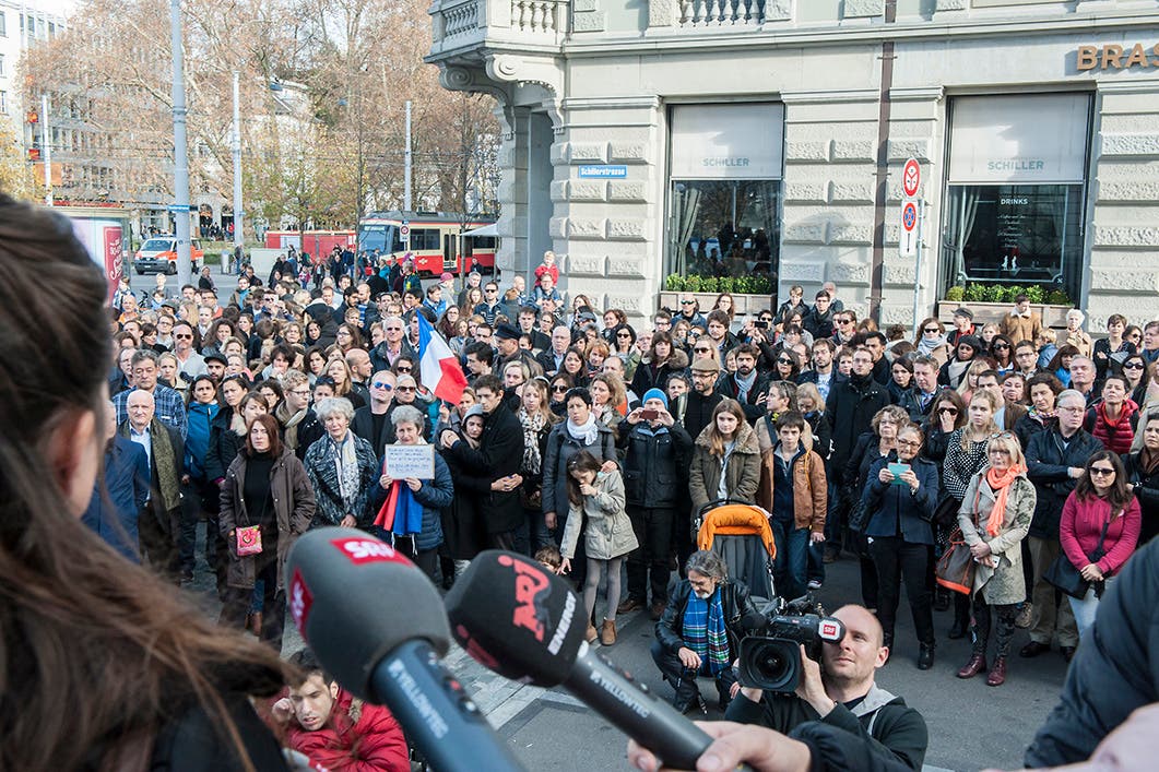 Gedenkfeier für Opfer von Paris in Zürich