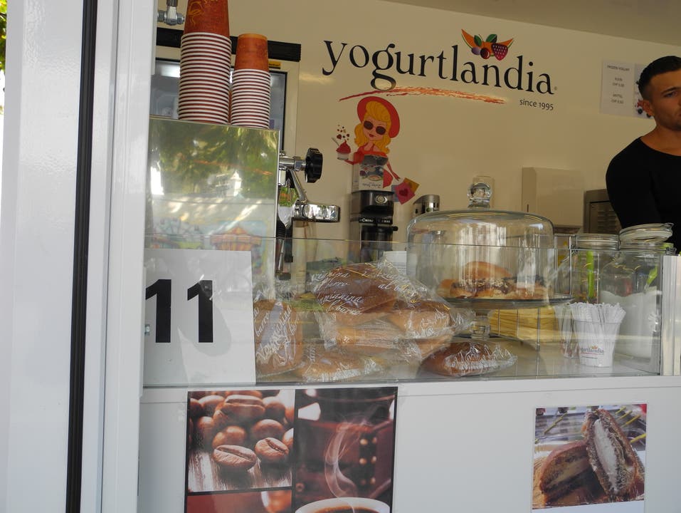 Stand des Solothurner Ladens Yogurtlandia an der HESO 2015