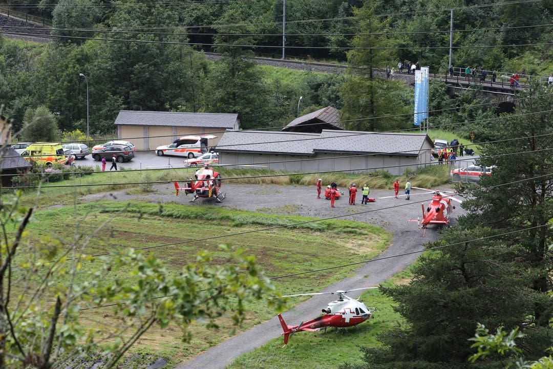 Rega und TCS mit mehreren Helikoptern vor Ort